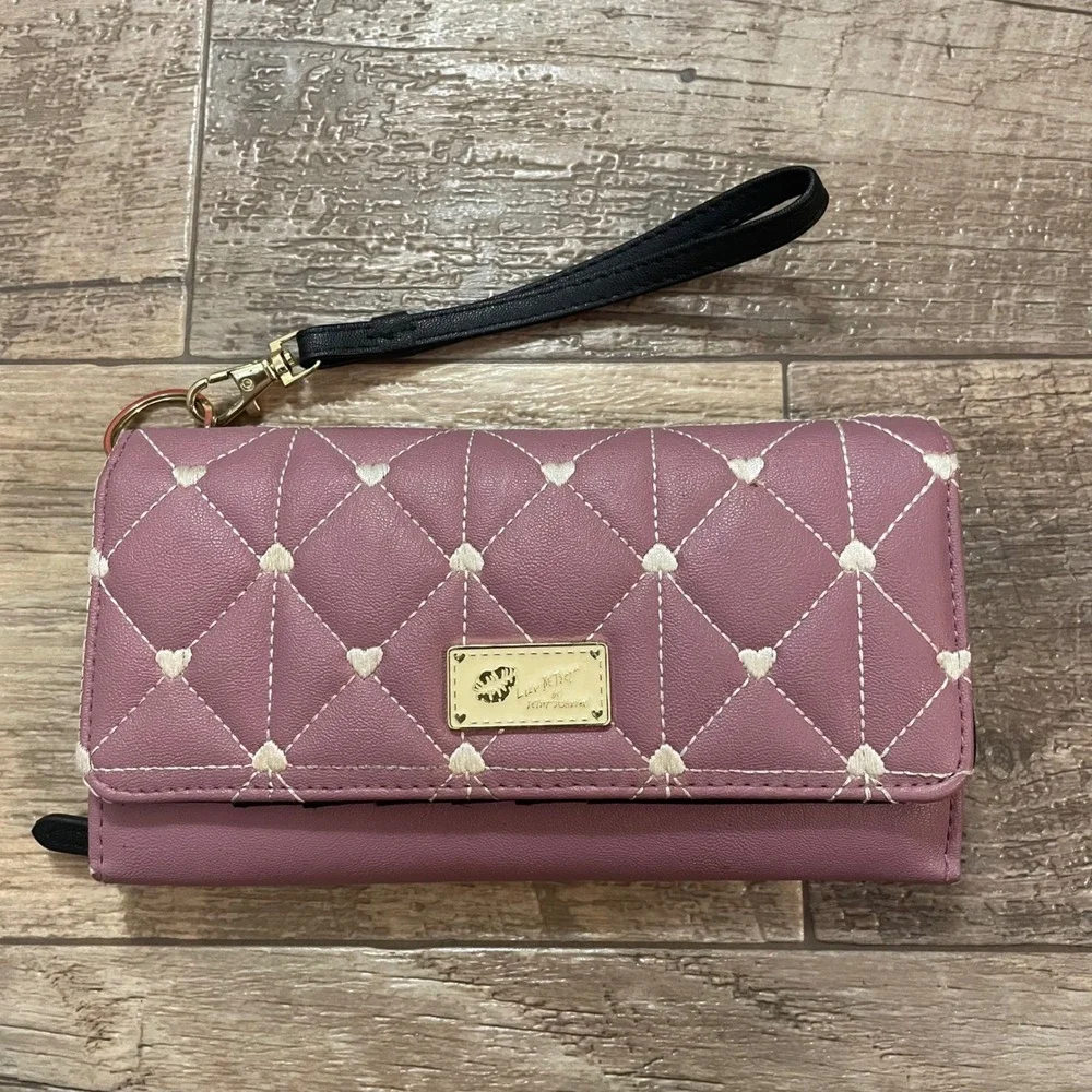 Luv Betsey by Betsey Johnson Quilted Wristlet Wallet Pink Lilac Black‎ Stripe